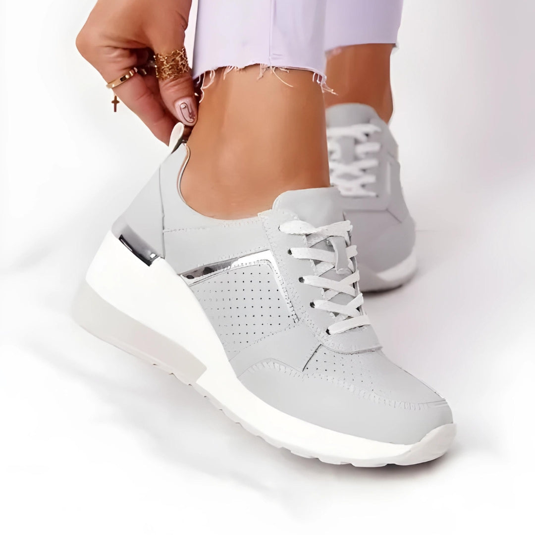 PEAQUE - Perforated Sneakers