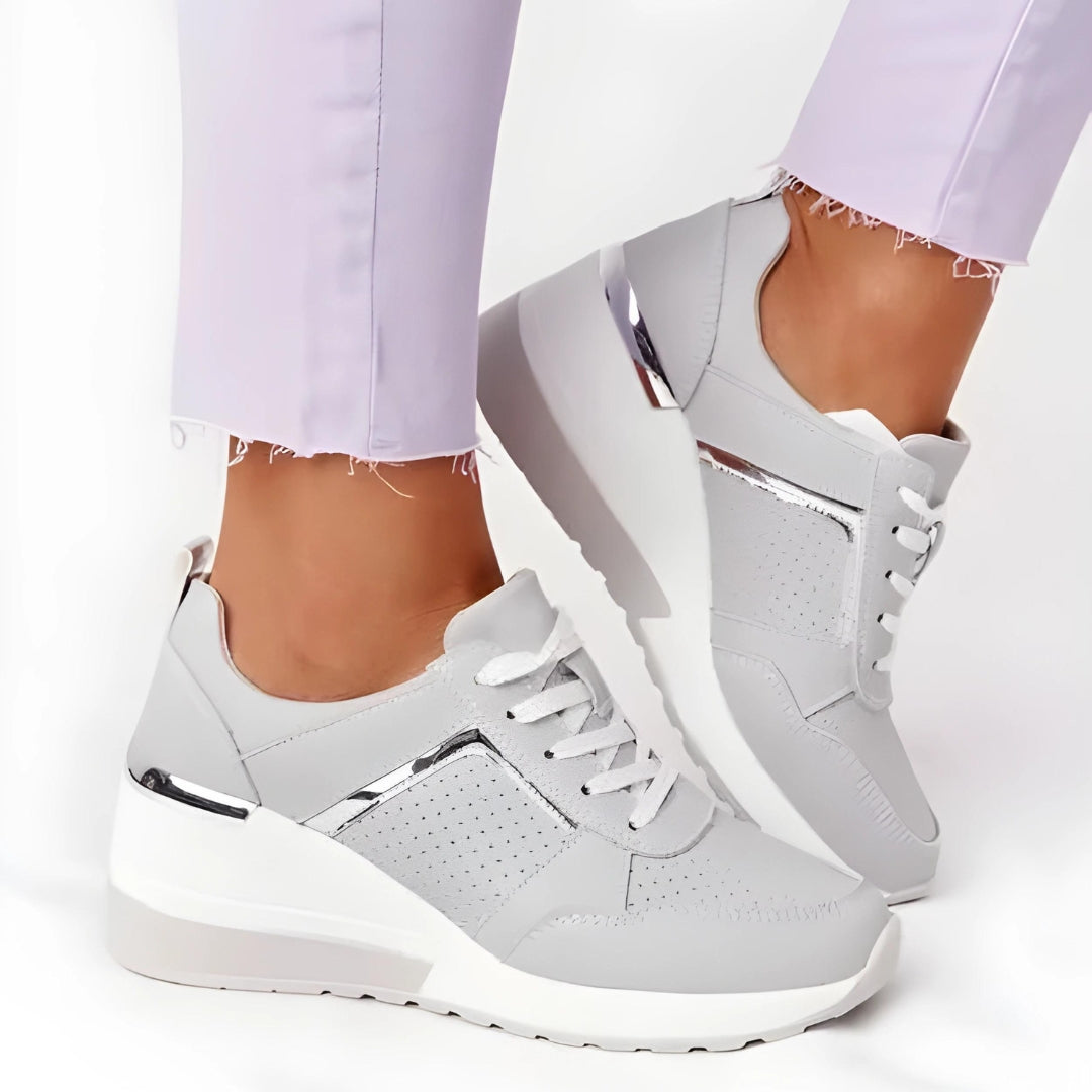 PEAQUE - Perforated Sneakers