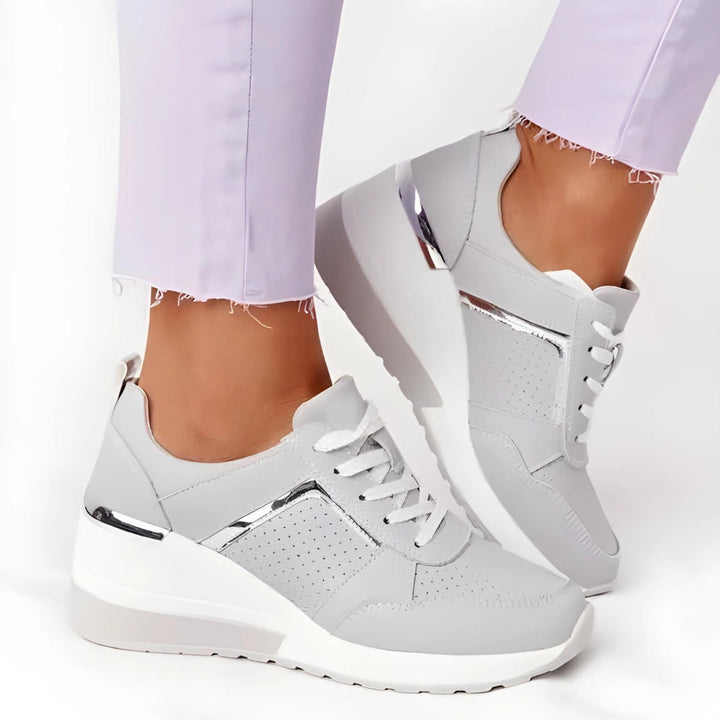 PEAQUE - Perforated Sneakers
