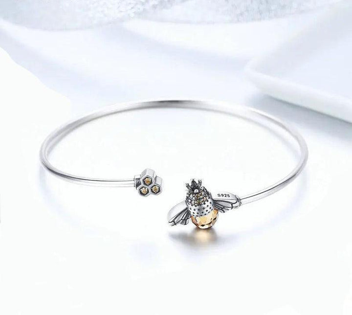 AVELINE - Sterling Silver Bee Bangle