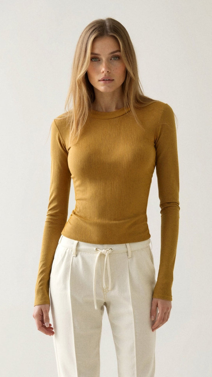 UMINA - Essential Long-Sleeve Fitted Top